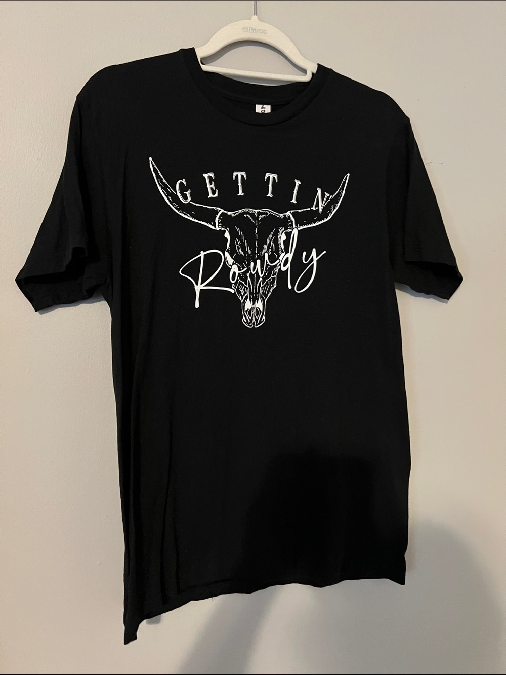 Black Tultex 202 Size M Short-Sleeve Tee with Bull Skull Print Getting Rowdy